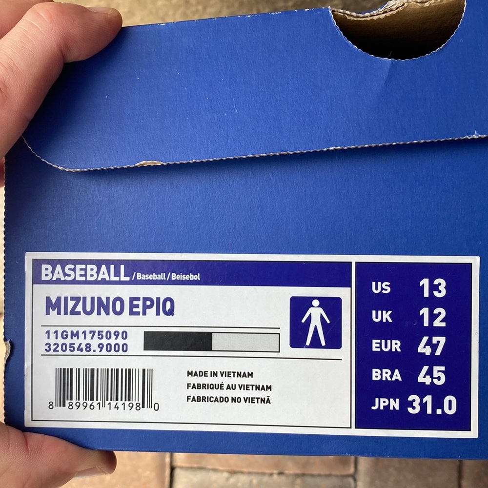 🔥🔥Brand New…Never worn Mens Mizuno EPiq baseball metal cleats - Picture 2 of 6